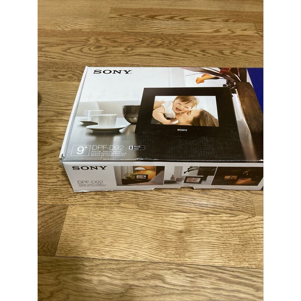 Sony DPF-D92 9-inch digital photo frame in black.